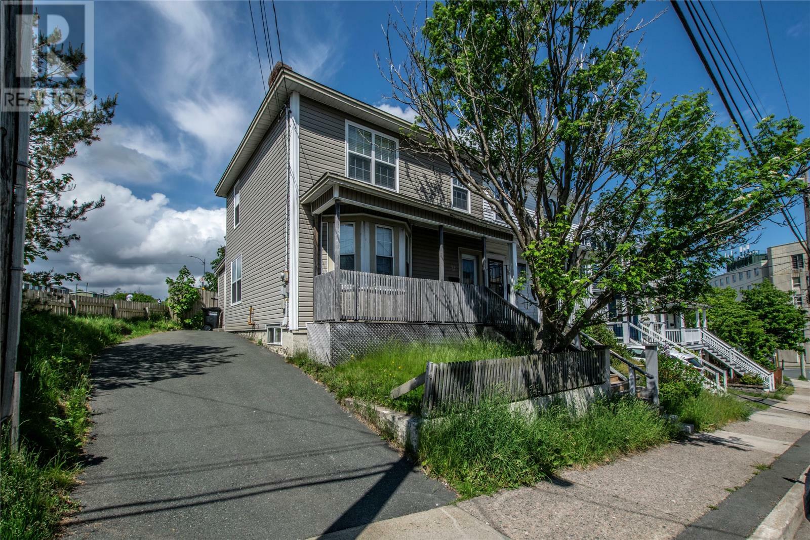 Photo de la propriété: 12 Golf Avenue NL A1C 5C6