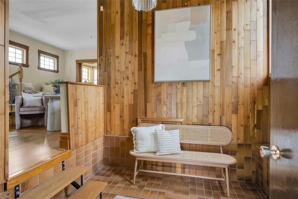 Property Photo: 136 Monck Avenue MB R2H 1X2