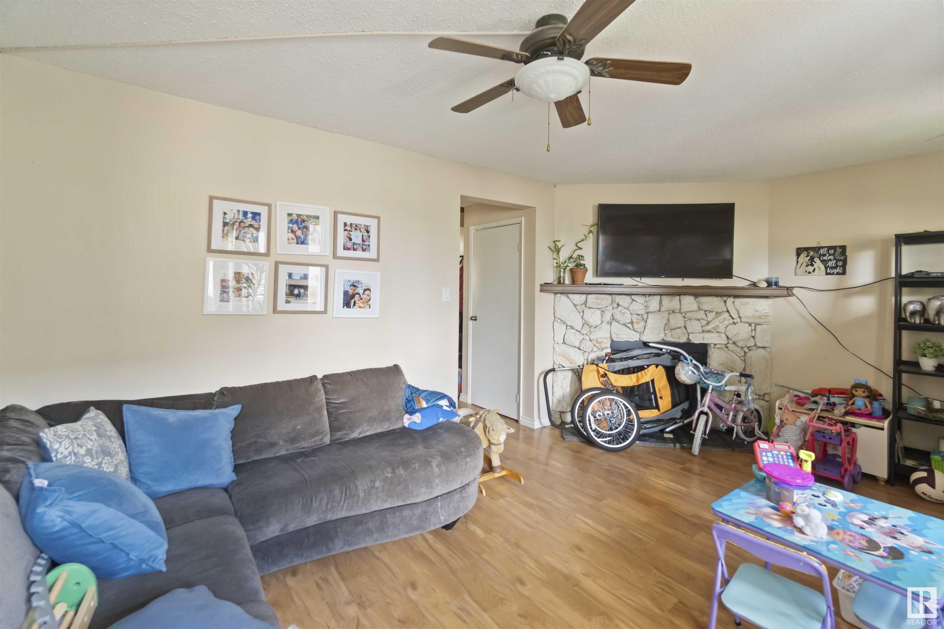 Property Photo: 10633 31 Avenue NW 113 AB T6J 4N4