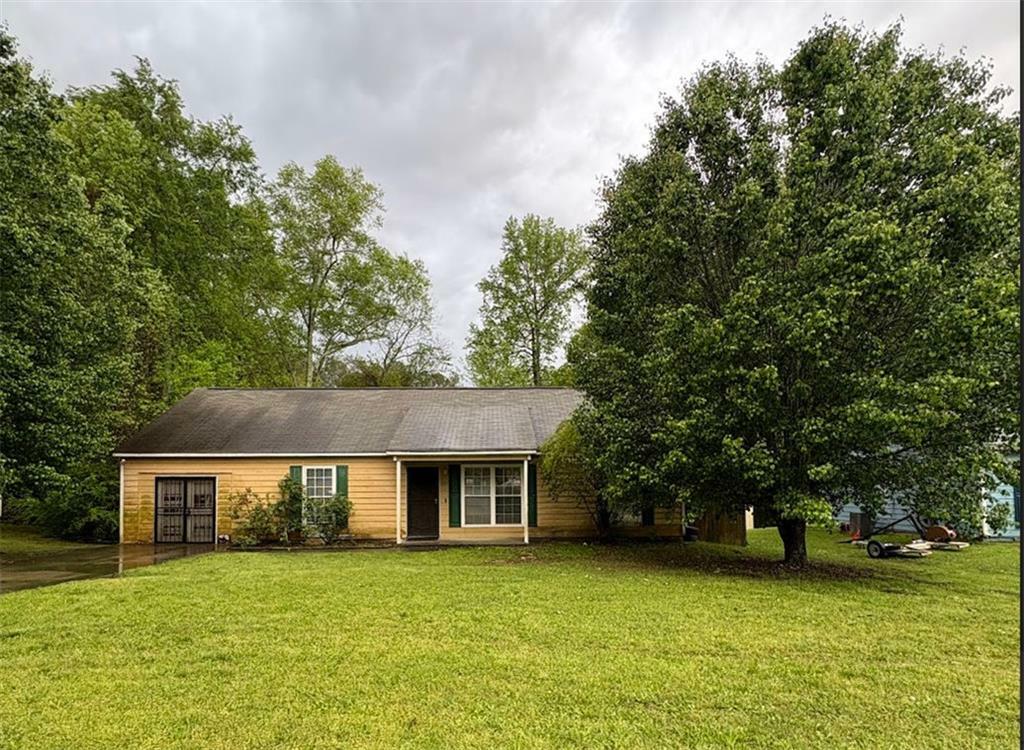 Property Photo: 3040 Garnet Way GA 30349