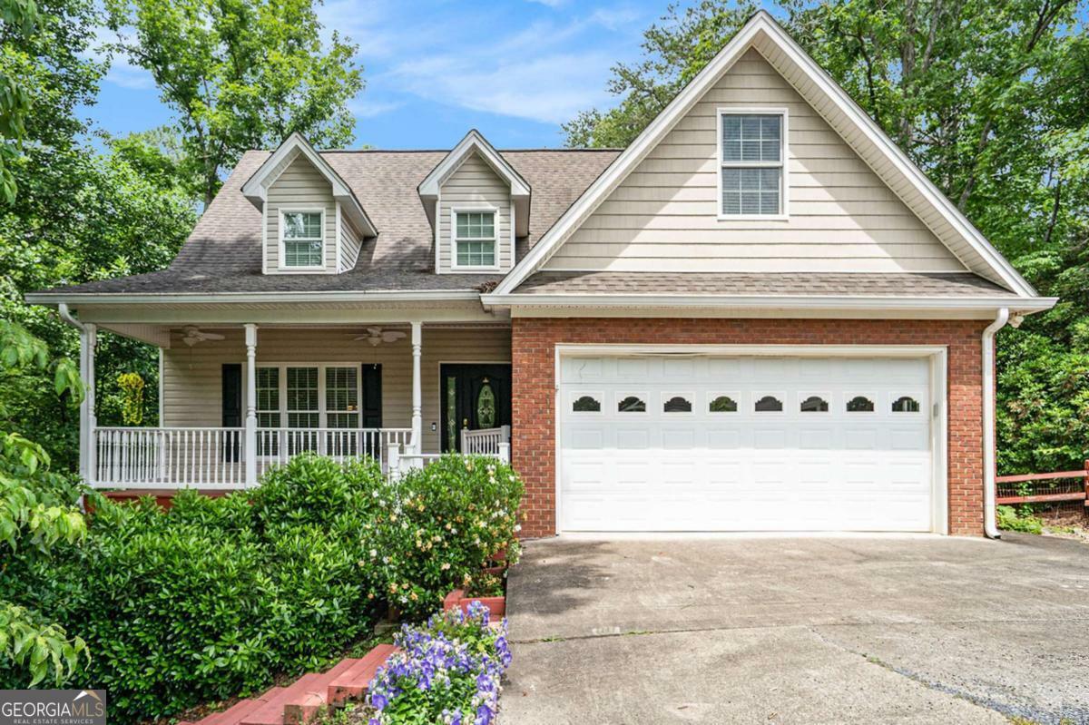 Property Photo: 220 Oak Ridge Lane GA 30536