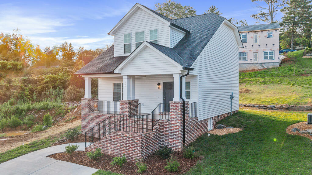 Property Photo: 605 Westover Drive SW TN 37311