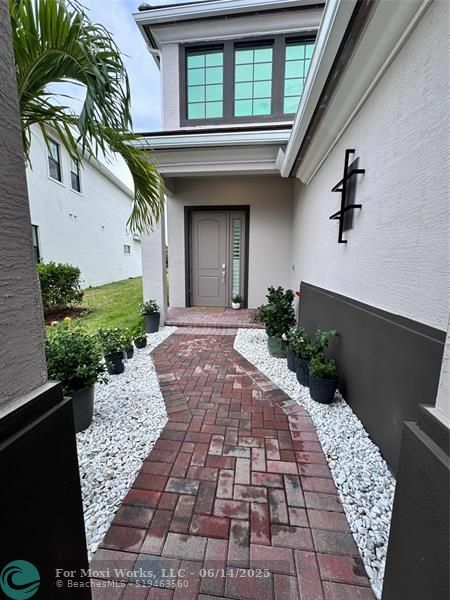 Property Photo: 270 SE Fascino Cir FL 34984