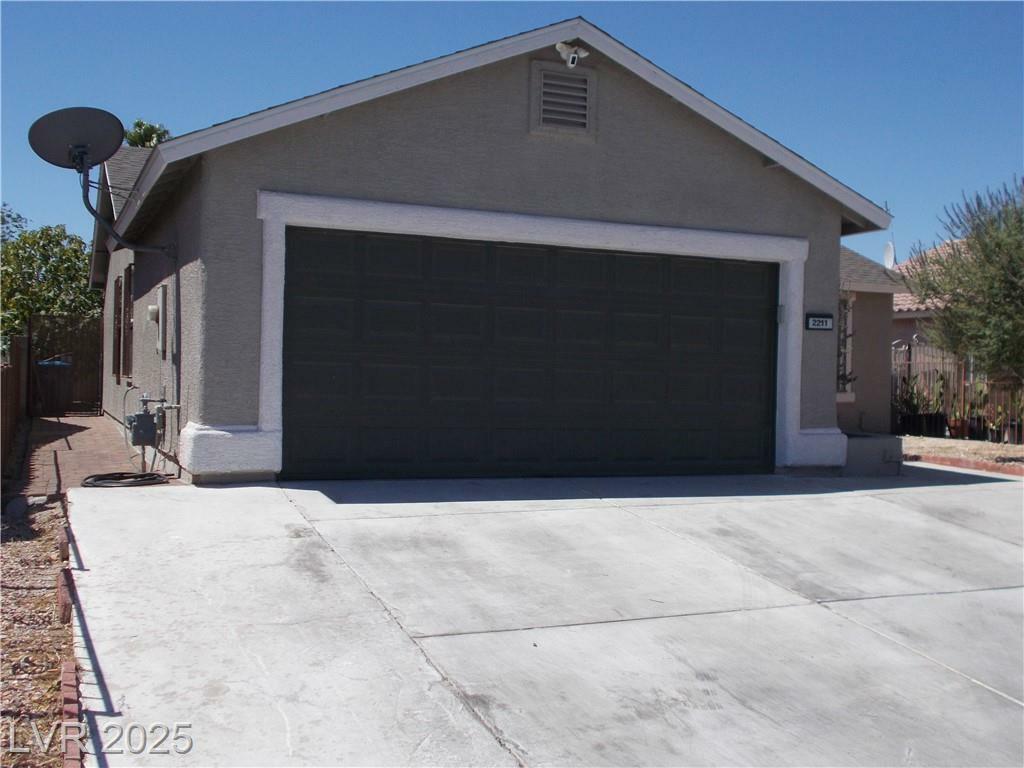 Property Photo: 2211 Chipplegate Way NV 89032