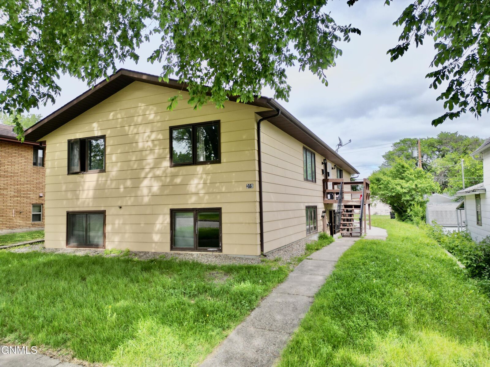 Property Photo: 319 13th Street ND 58501