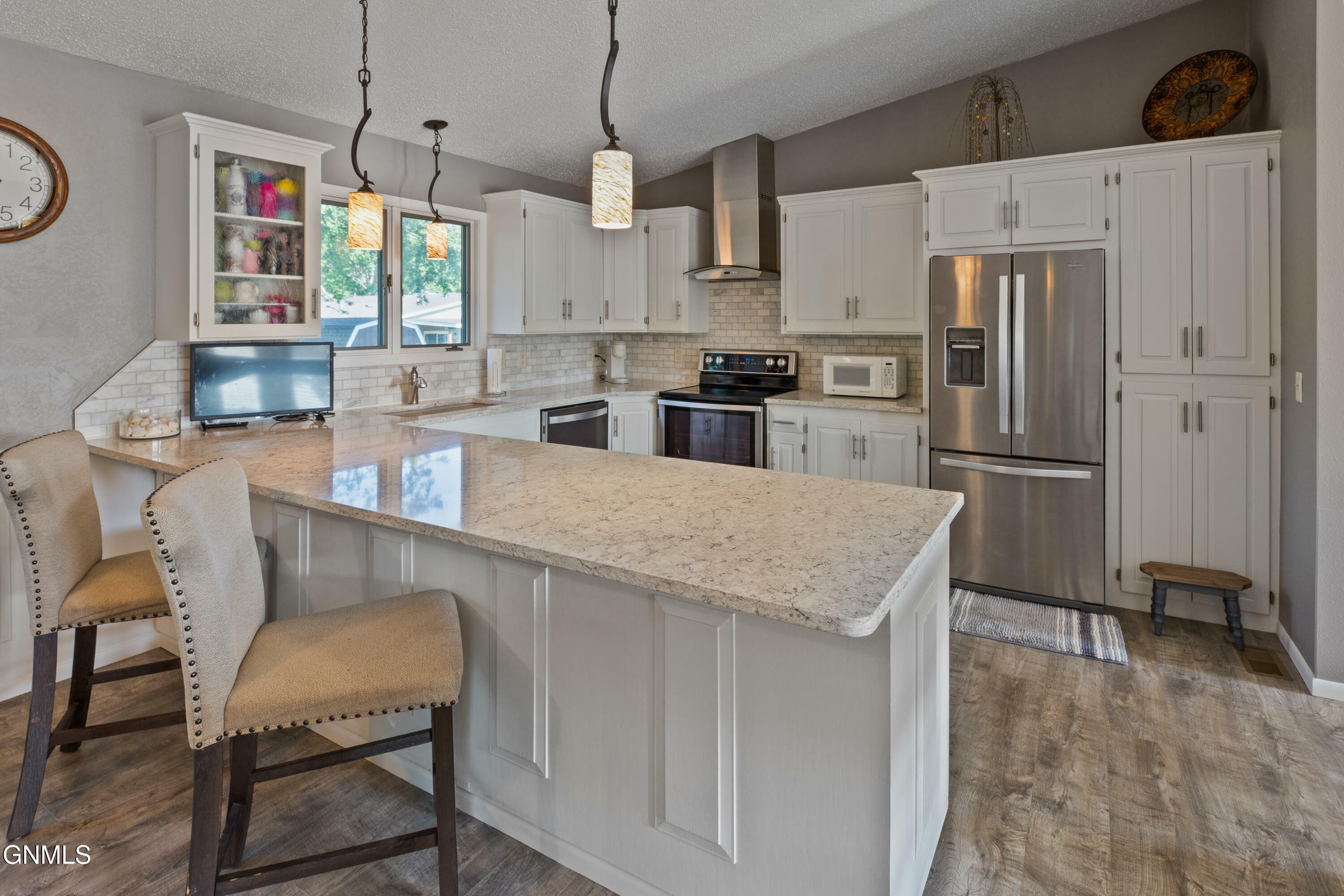 Property Photo:  1555 Wichita Drive  ND 58504 