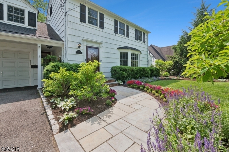 Property Photo:  150 Loantaka Way  NJ 07940 