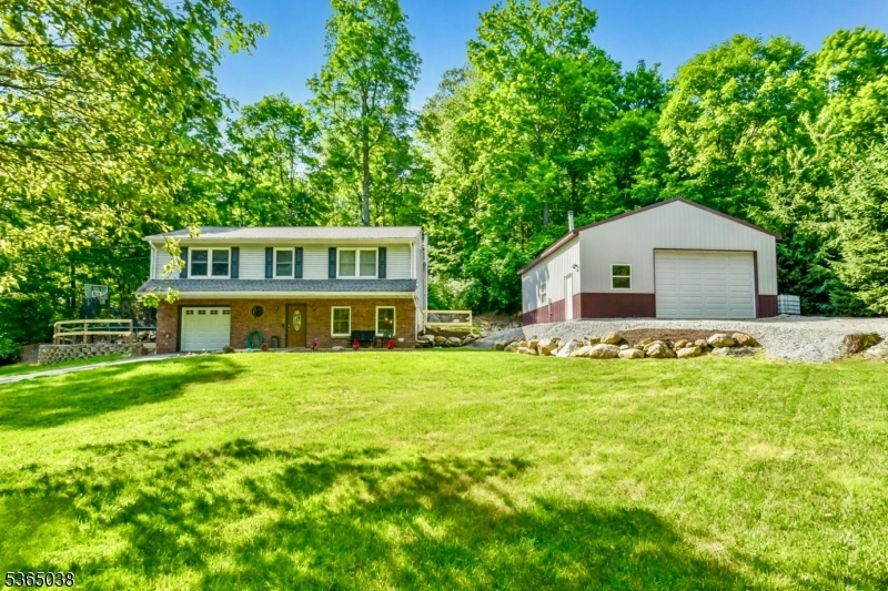 28 Holland Mt Rd  Jefferson Twp. NJ 07438 photo