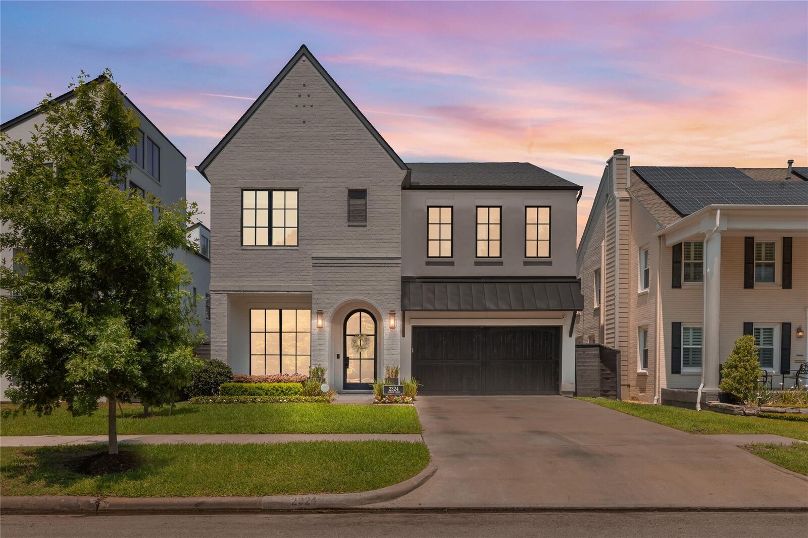Property Photo: 2324 Albans Road TX 77005