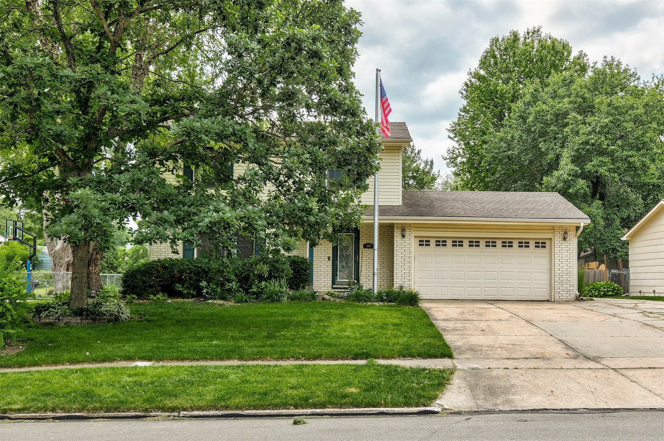 Property Photo: 308 33rd Street IA 50265