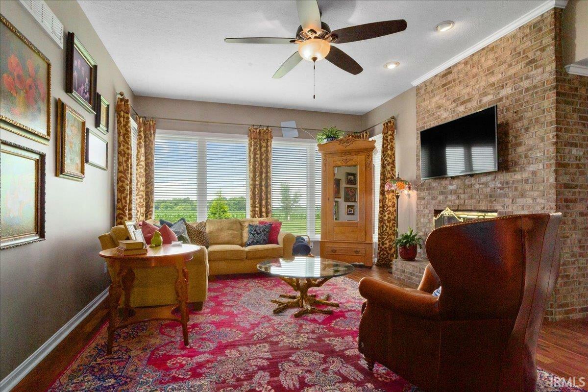 Property Photo: 901 Mohawk Drive IN 47648