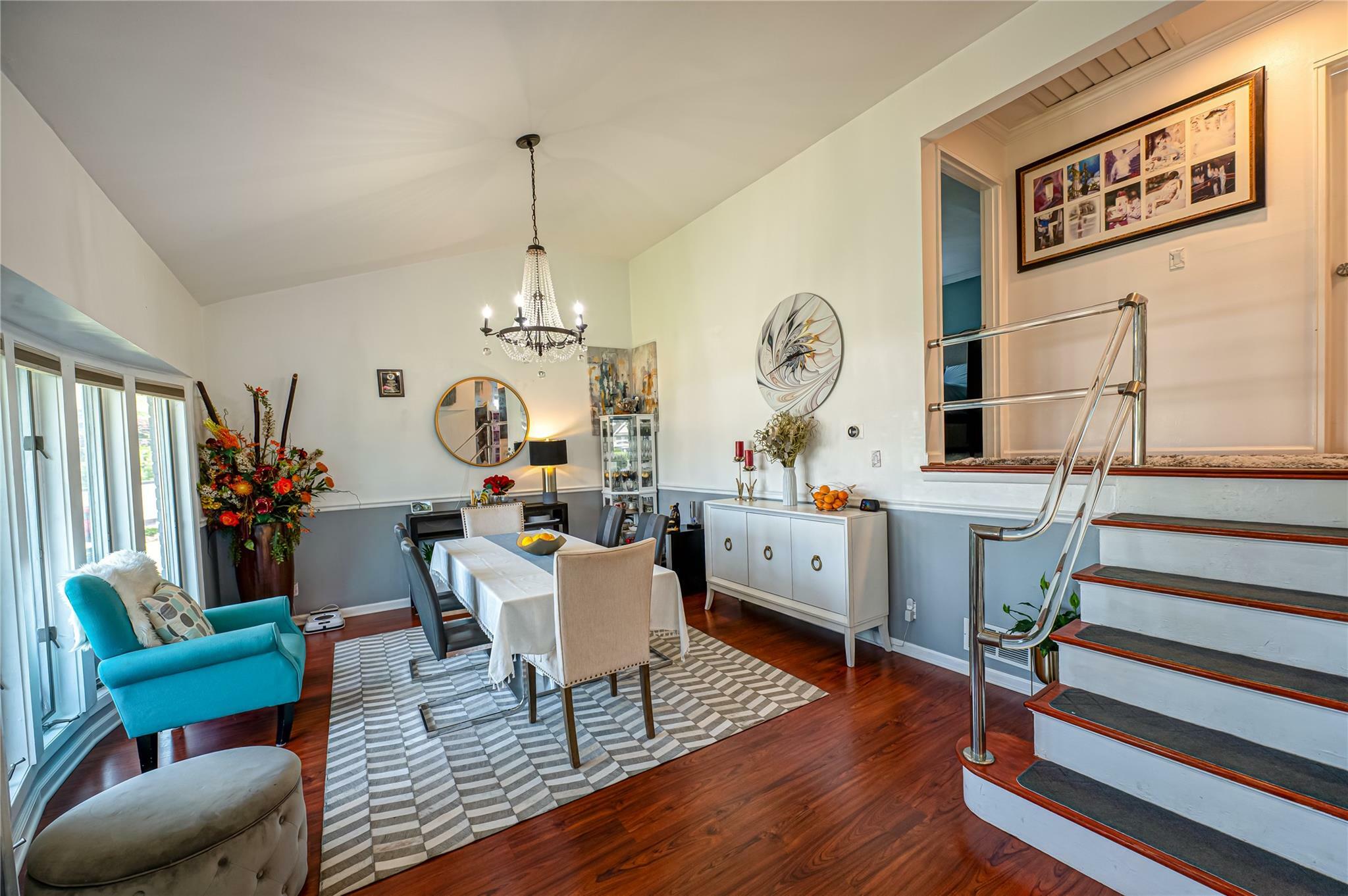 Property Photo:  105 Graywood Court  NY 11795 
