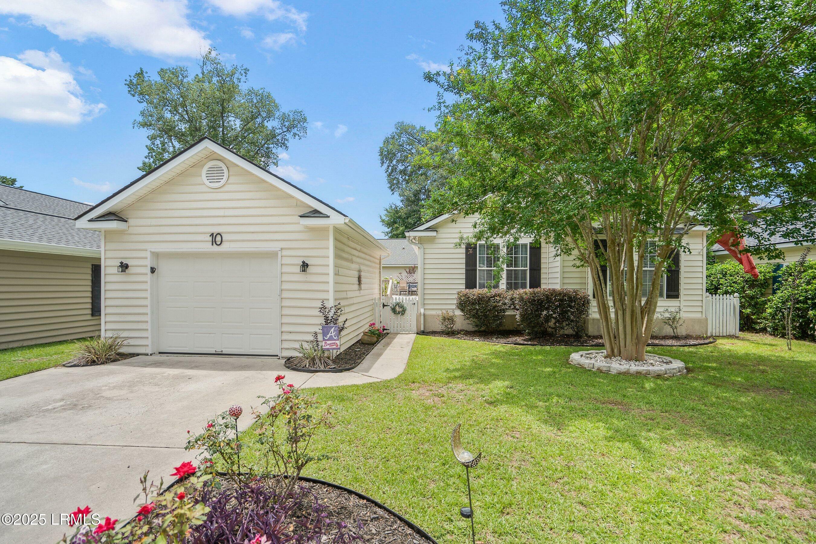 Property Photo: 10 Rockville Way SC 29902