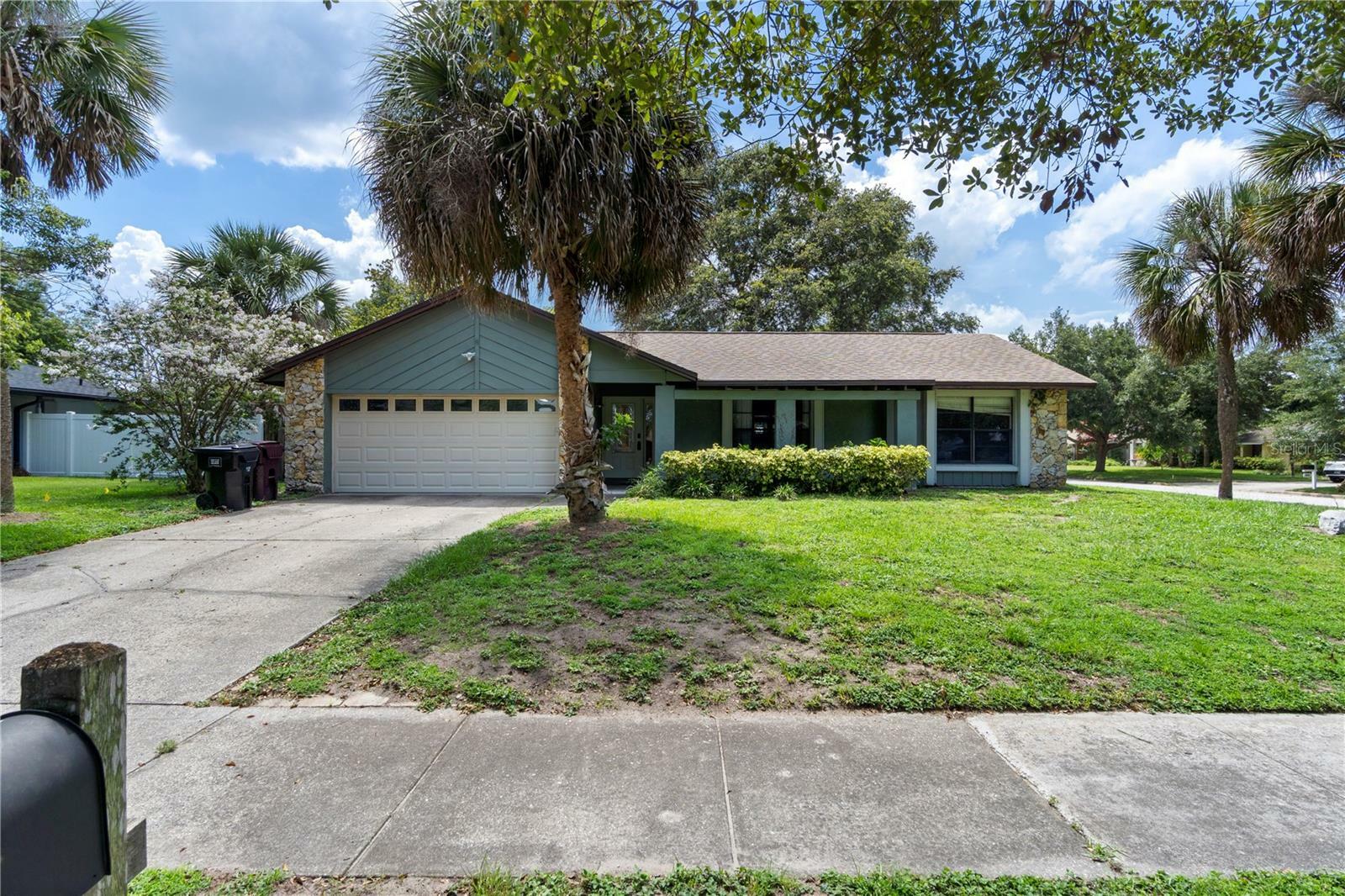 Property Photo: 3220 Cardigan Court FL 32812