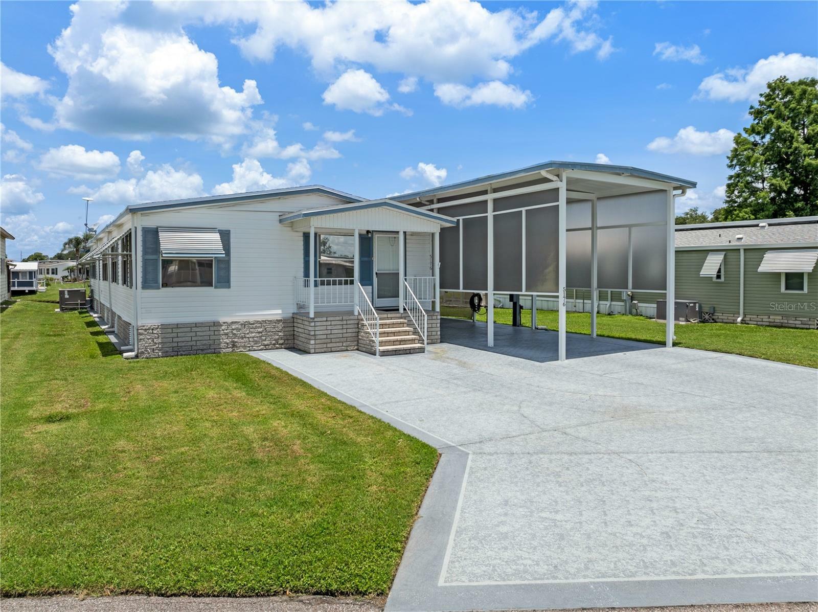 Property Photo: 5176 Shore Line Drive FL 33868