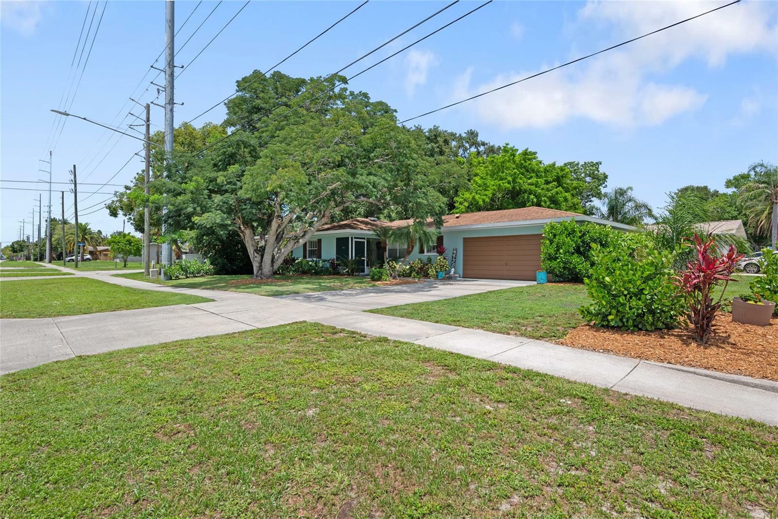 Property Photo: 1711 N Highland Avenue FL 33755