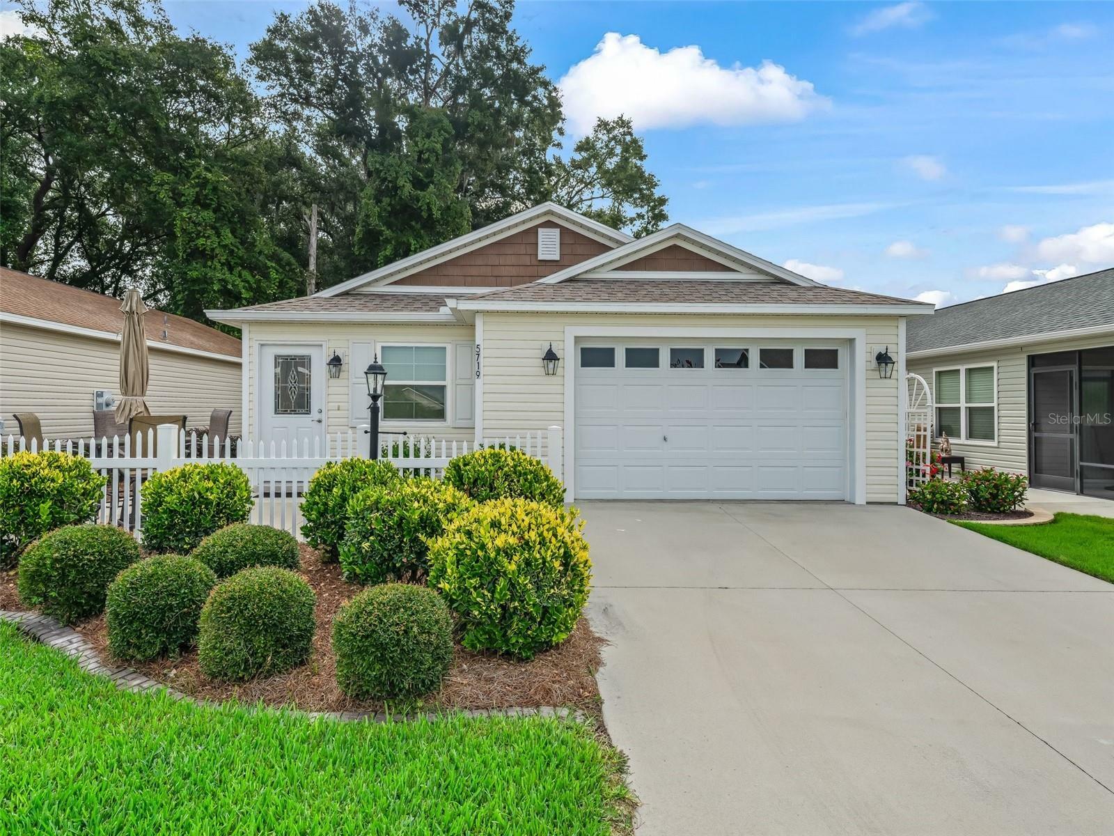 Property Photo: 5719 Spartina Terrace FL 32163