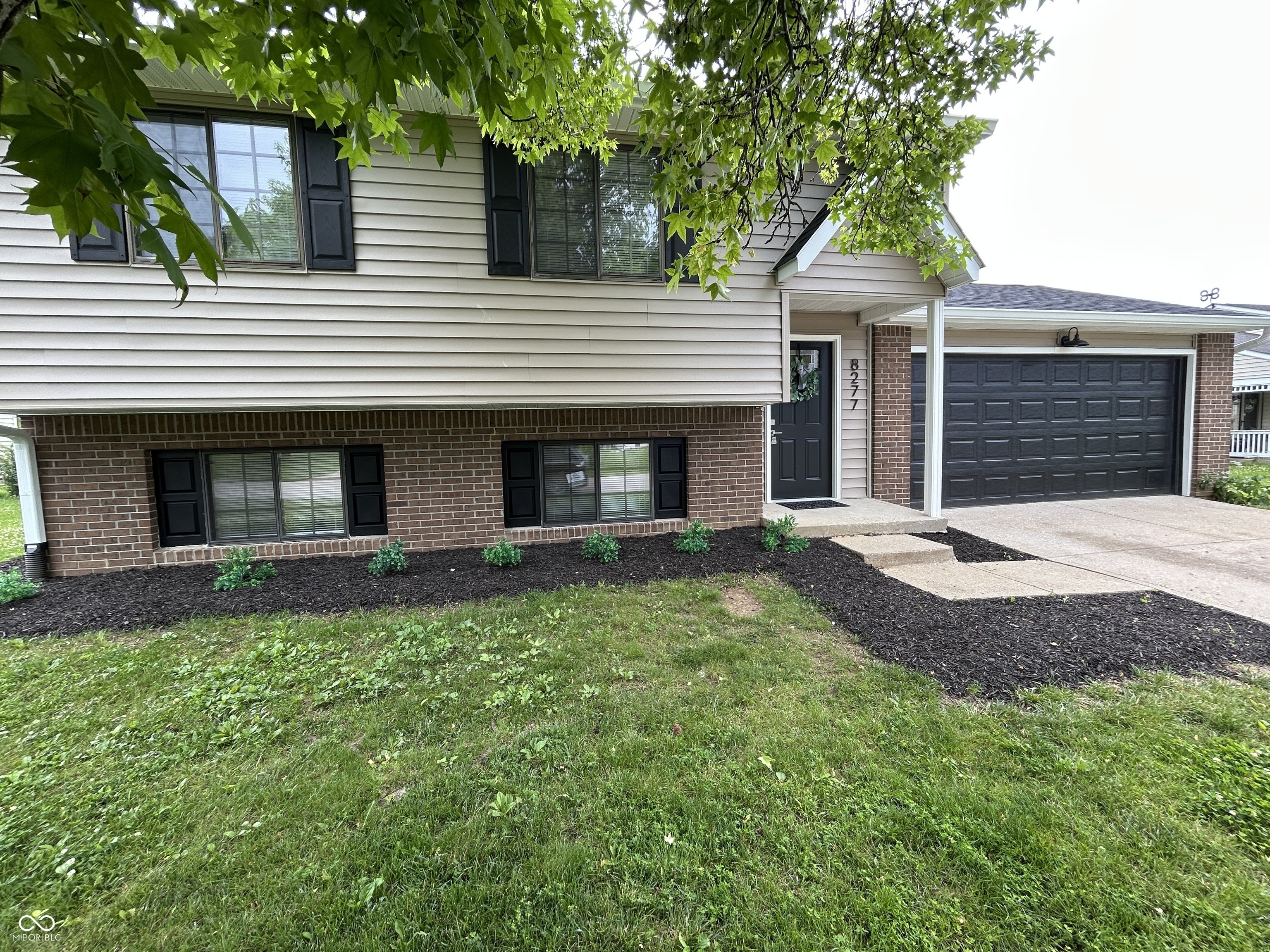 Property Photo: 8277 N Waterford Drive IN 47201