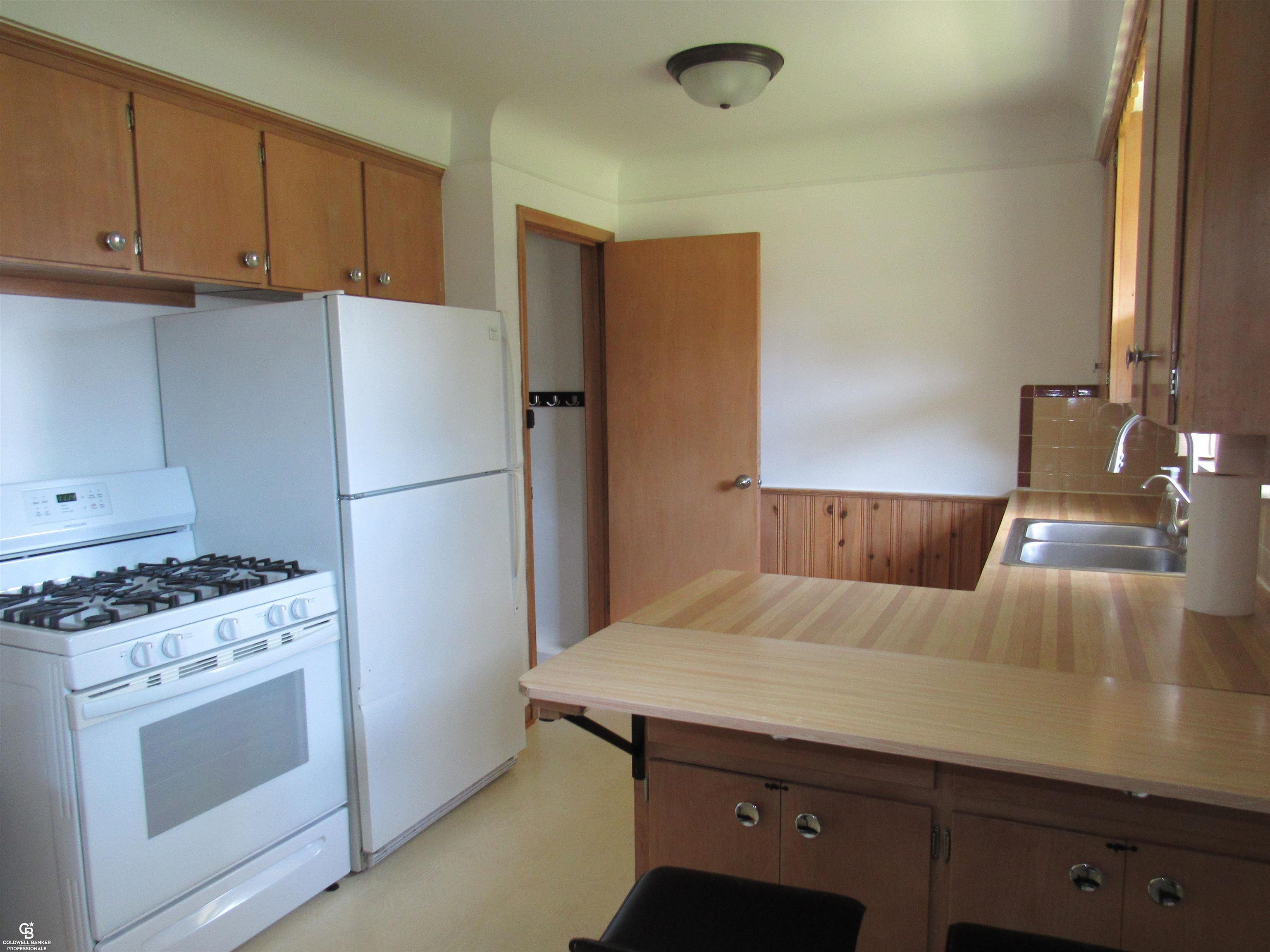 Property Photo: 32900 Knapp Avenue MI 48093