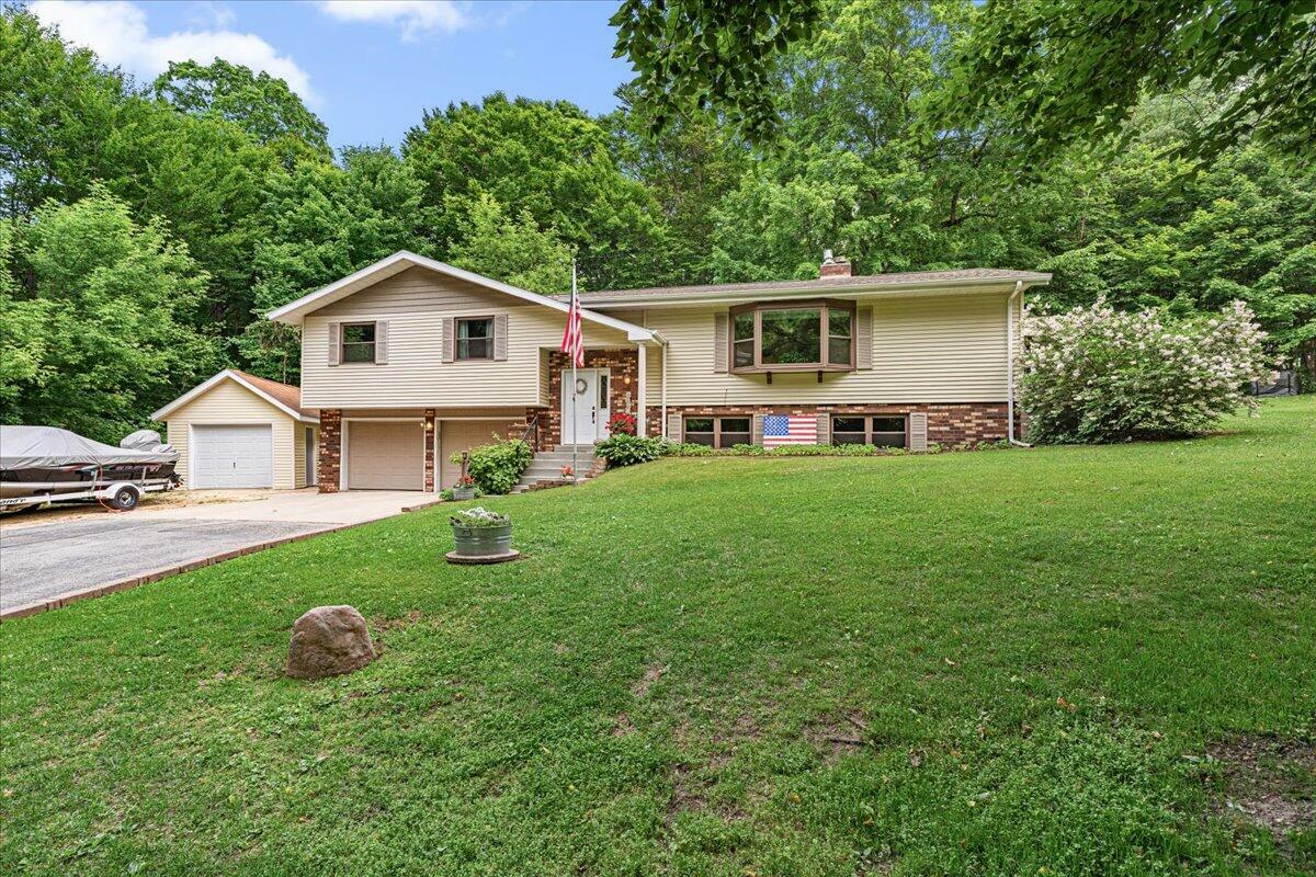 Property Photo: 5638 Colleen Ln WI 53095