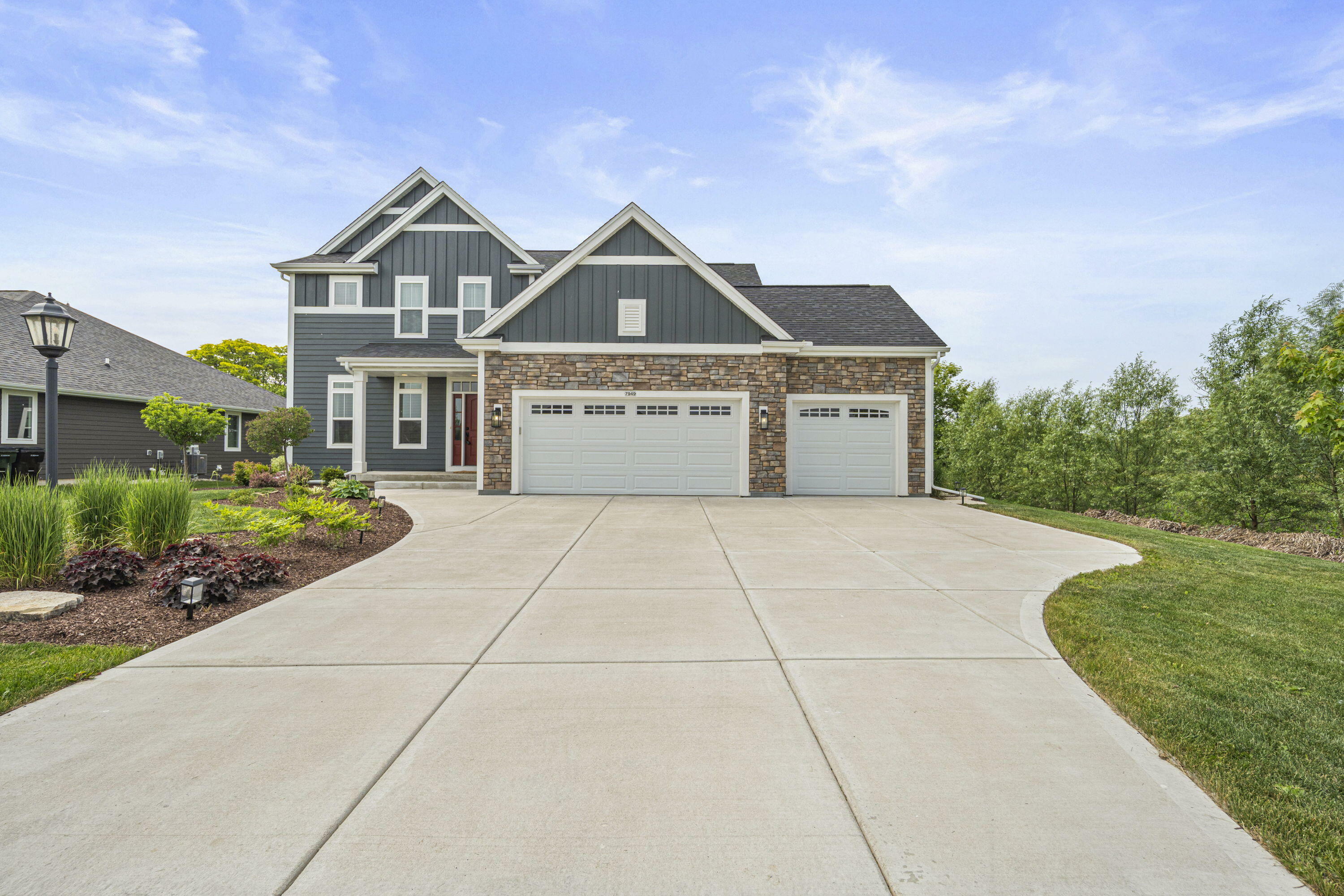 Property Photo: 7949 W Oakwood Way WI 53132