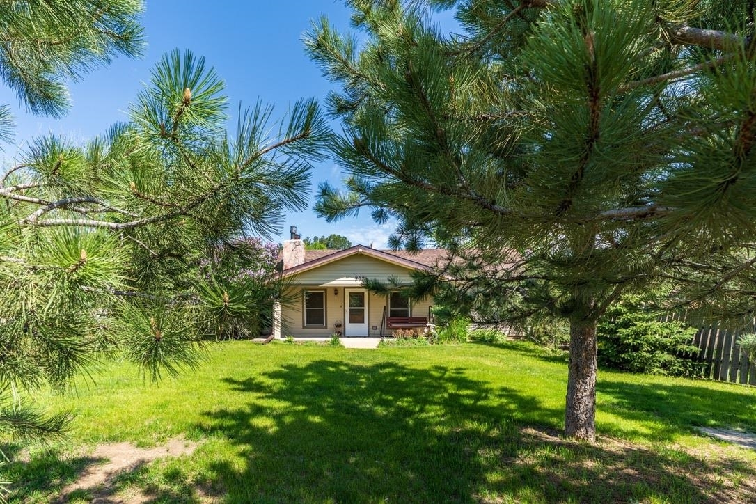 Property Photo: 807 Harney Street SD 57730