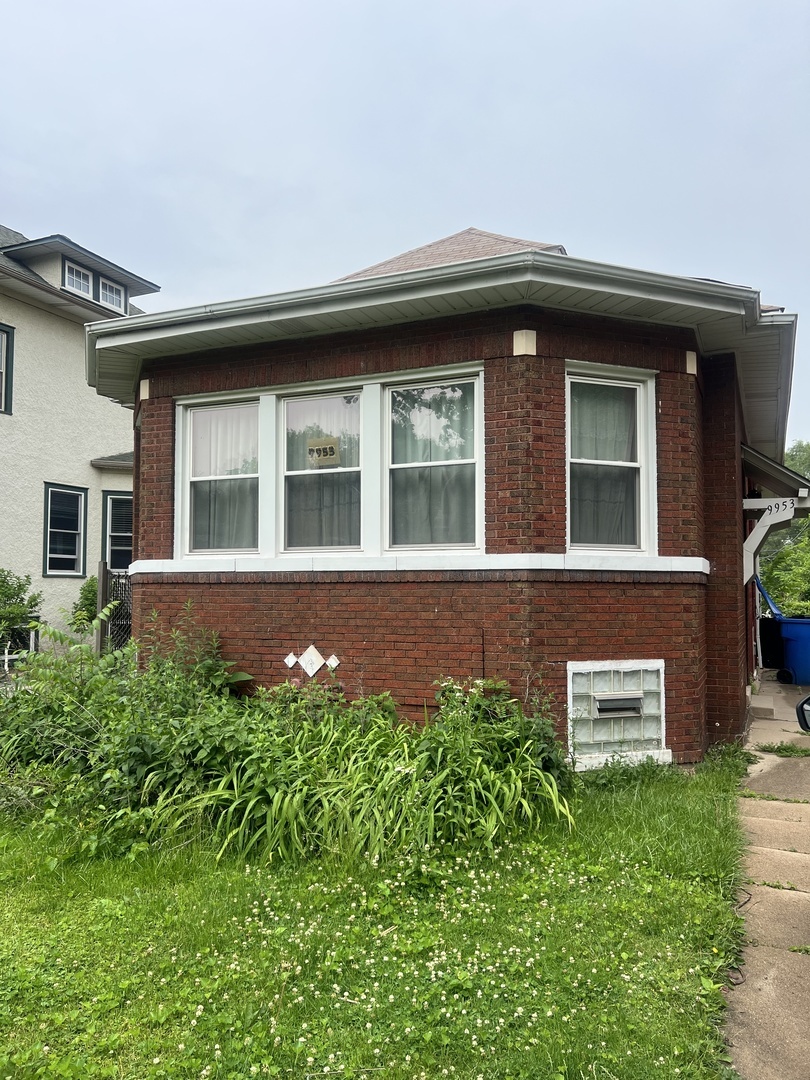 Property Photo: 9953 S Prospect Avenue IL 60643