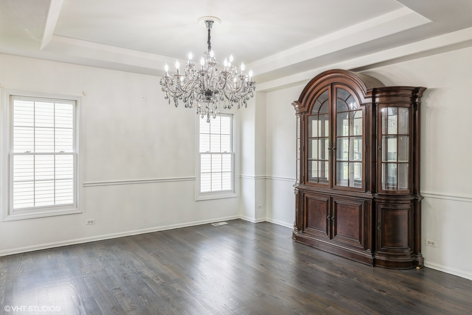 Property Photo: 885 Tipperary Street IL 60136