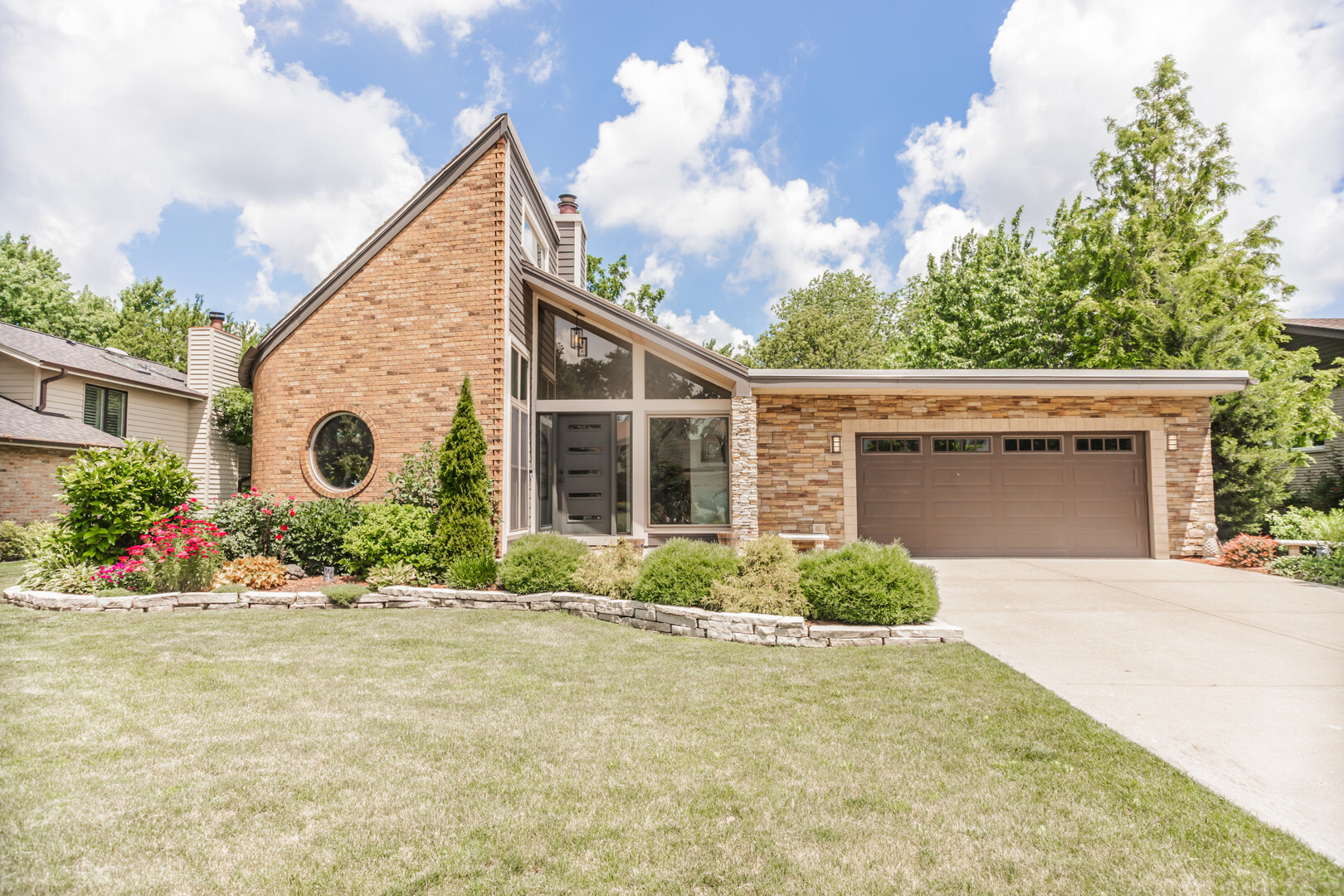 Property Photo: 908 Claremont Drive IL 60516