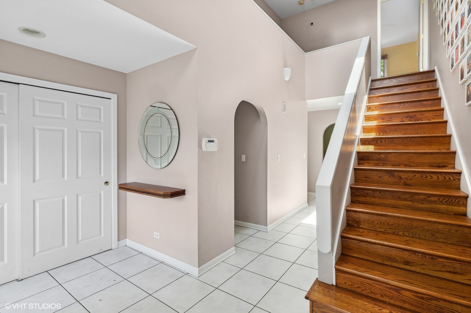 Property Photo: 1430 Country Lane IL 60015