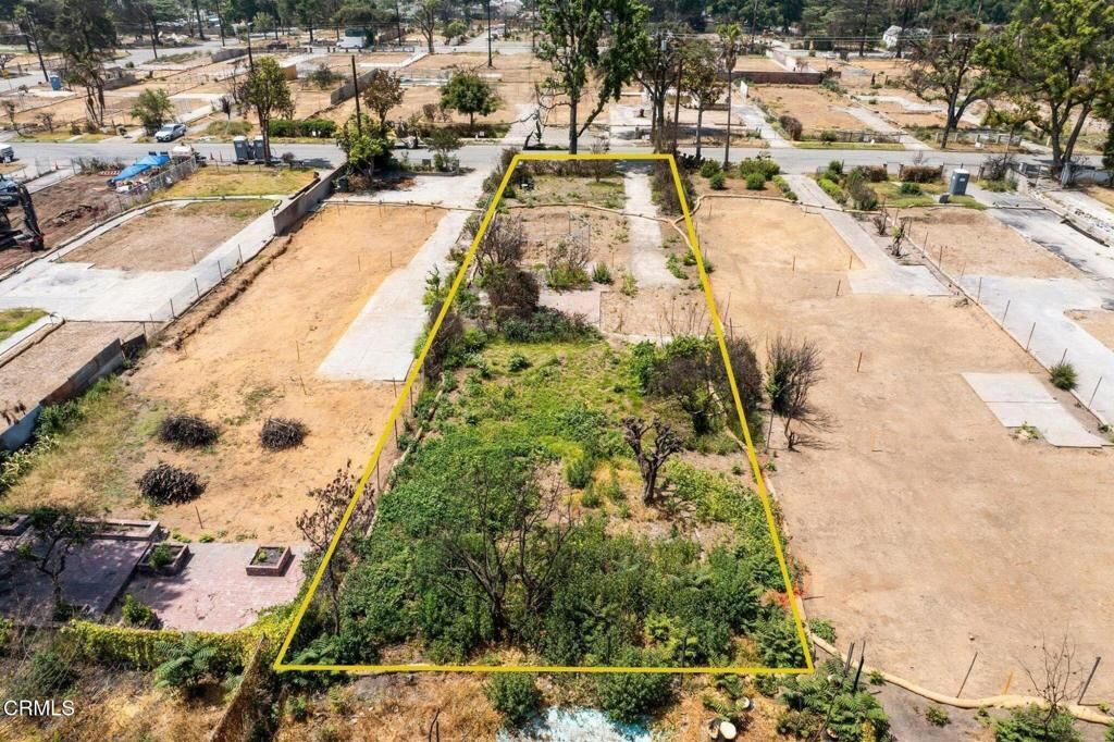 Property Photo:  389 W Mendocino Street  CA 91001 