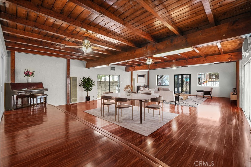 Property Photo: 1067 N Wilton Place CA 90038