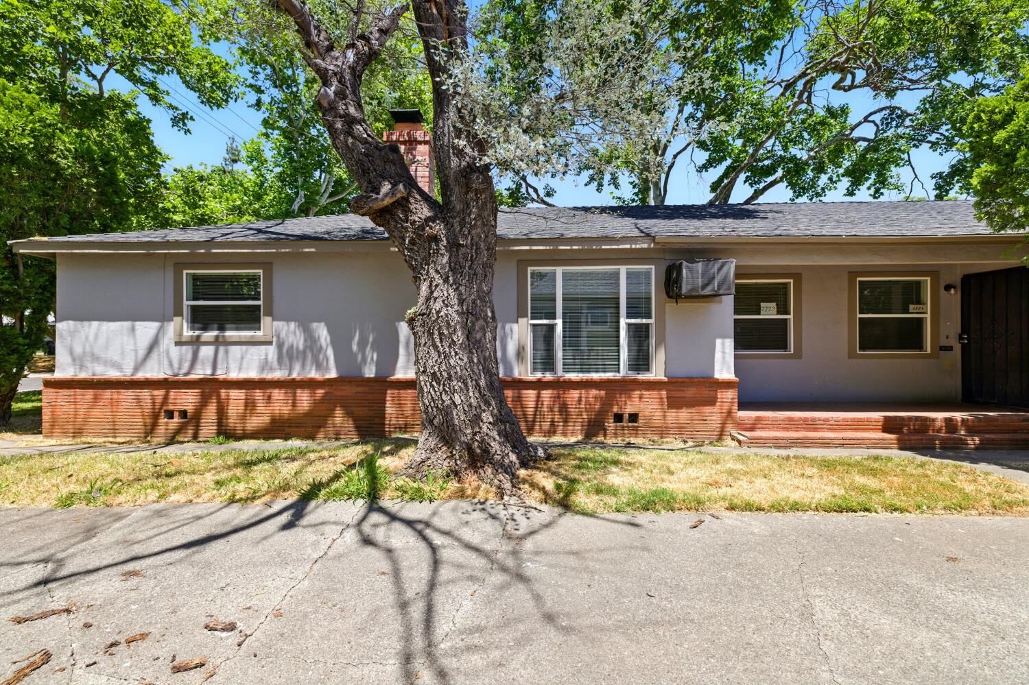 Property Photo:  2723 57th Street  CA 95817 