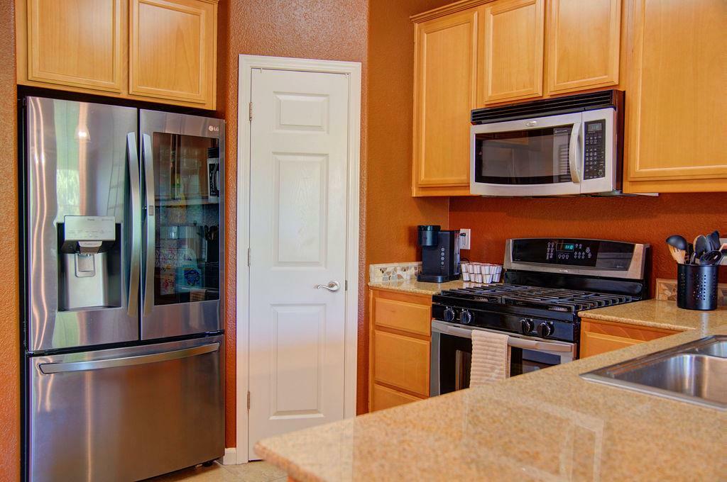 Property Photo: 50 Regency Park Circle 1105 CA 95835