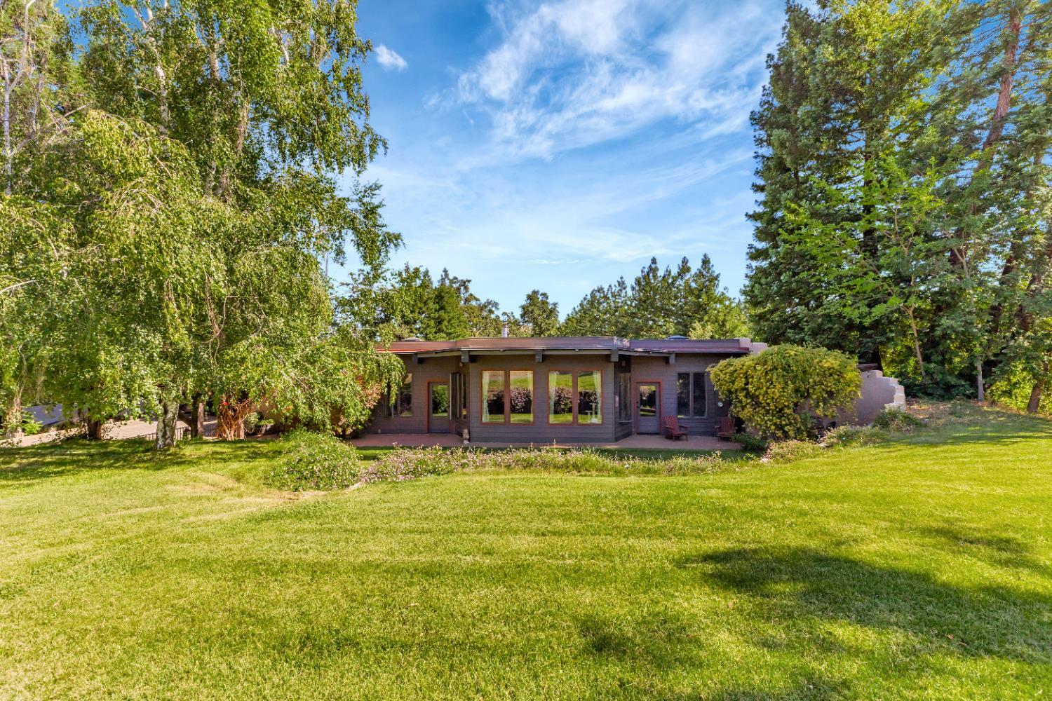 Property Photo: 3689 Meadow Court CA 95648
