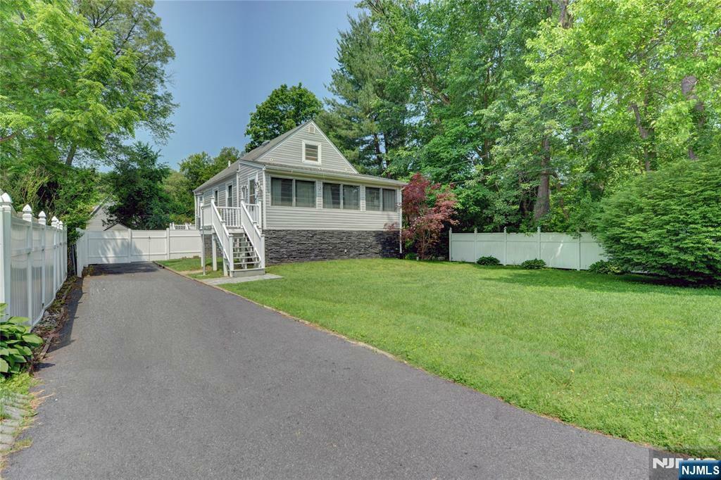 21 Bartholdi Avenue  Wanaque NJ 07420 photo