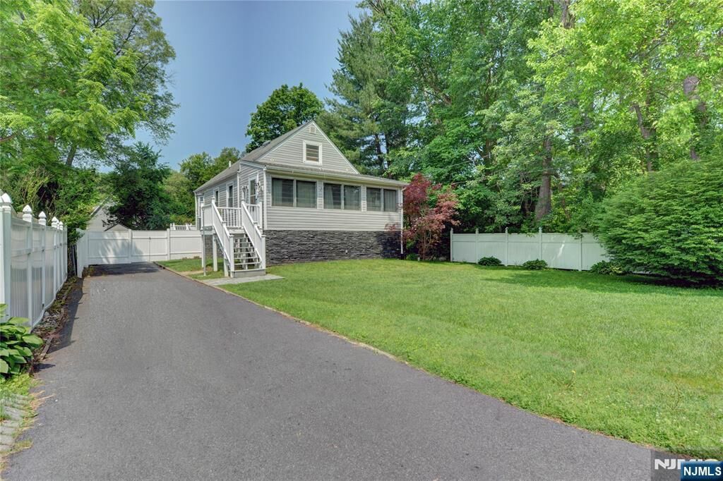 Property Photo:  21 Bartholdi Avenue  NJ 07420 