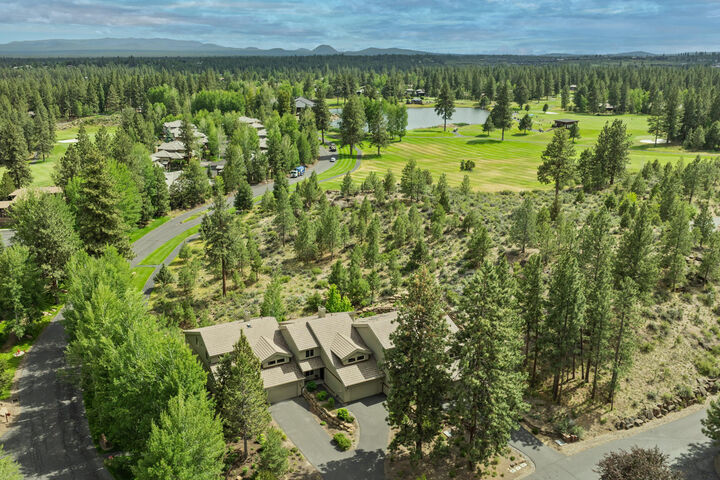 Property Photo:  19651 Painted Ridge Loop  OR 97702 