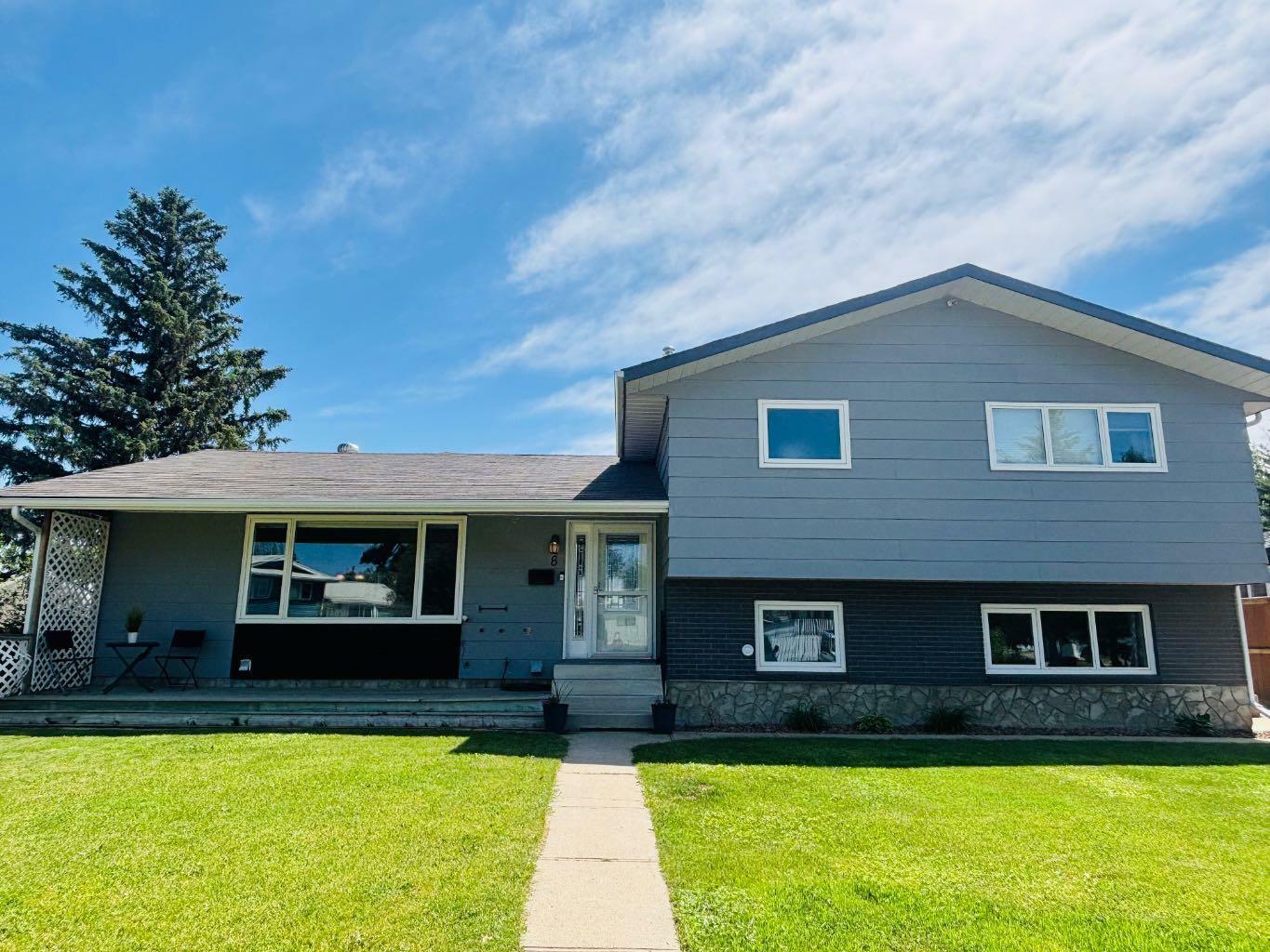 Property Photo: 8 Sara King Court E AB T1R 0J8