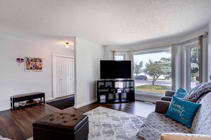 Photo de la propriété: 711 High Country Drive NW AB T1V 1E3