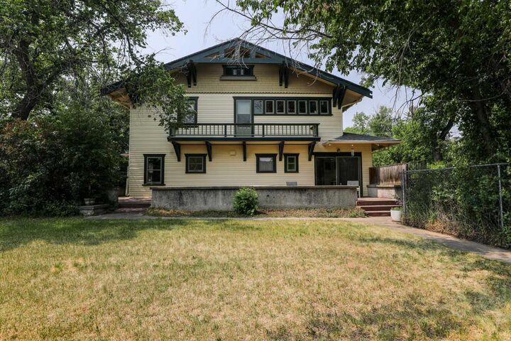 Property Photo: 302 King Street AB T0L 1S0
