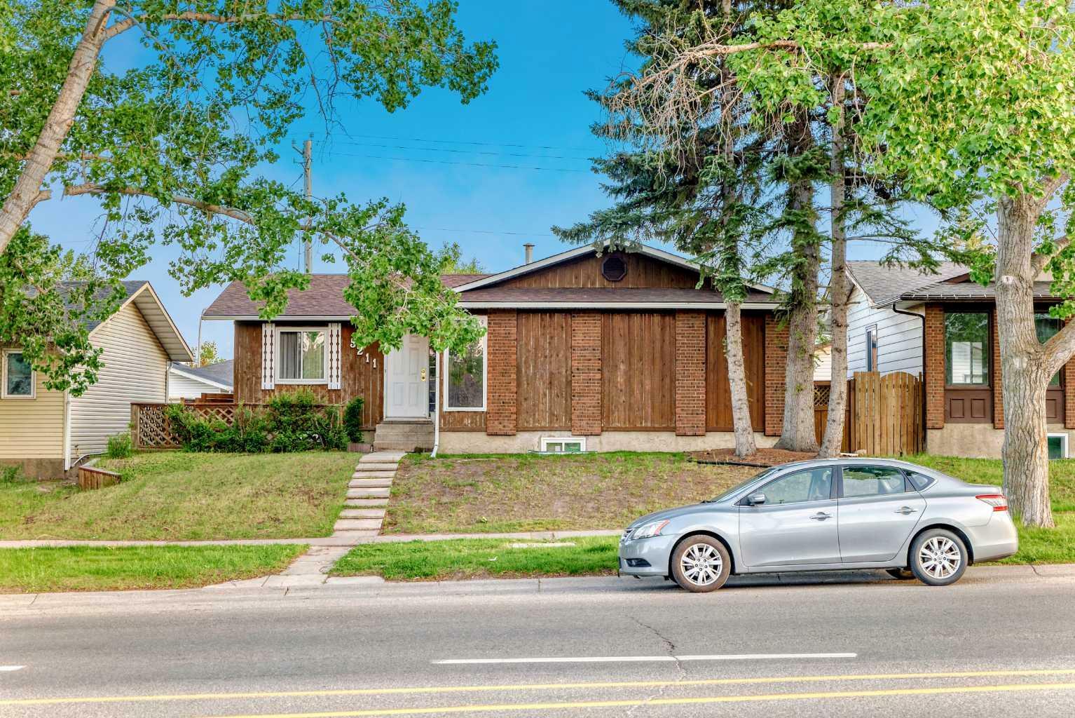 5211 44 Avenue NE  Calgary AB T1Y 2Z9 photo