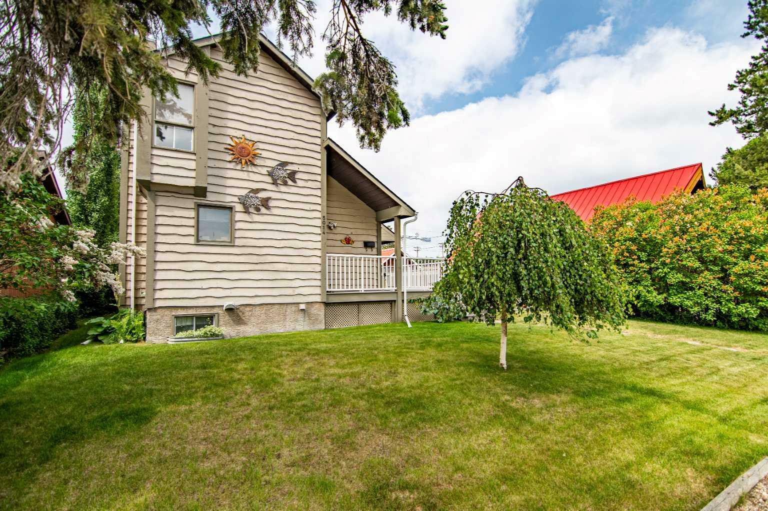 Property Photo:  5014 43 Street  AB T4S 1C1 