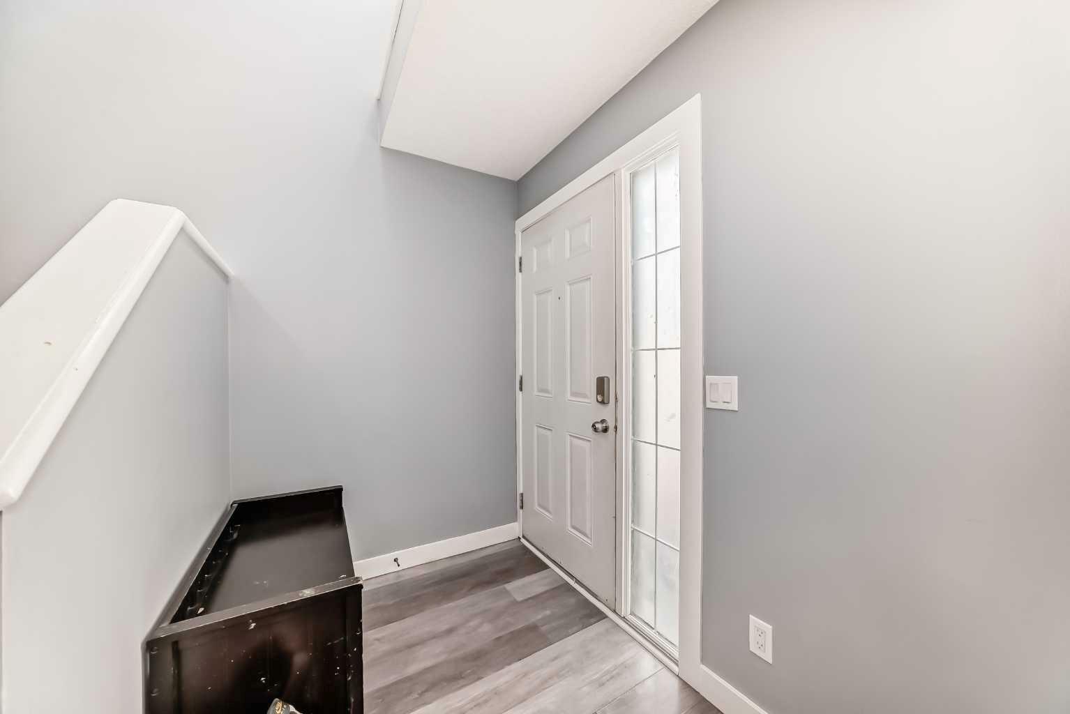 Property Photo: 39 Marthas Meadow Close NE AB T3J 4N7