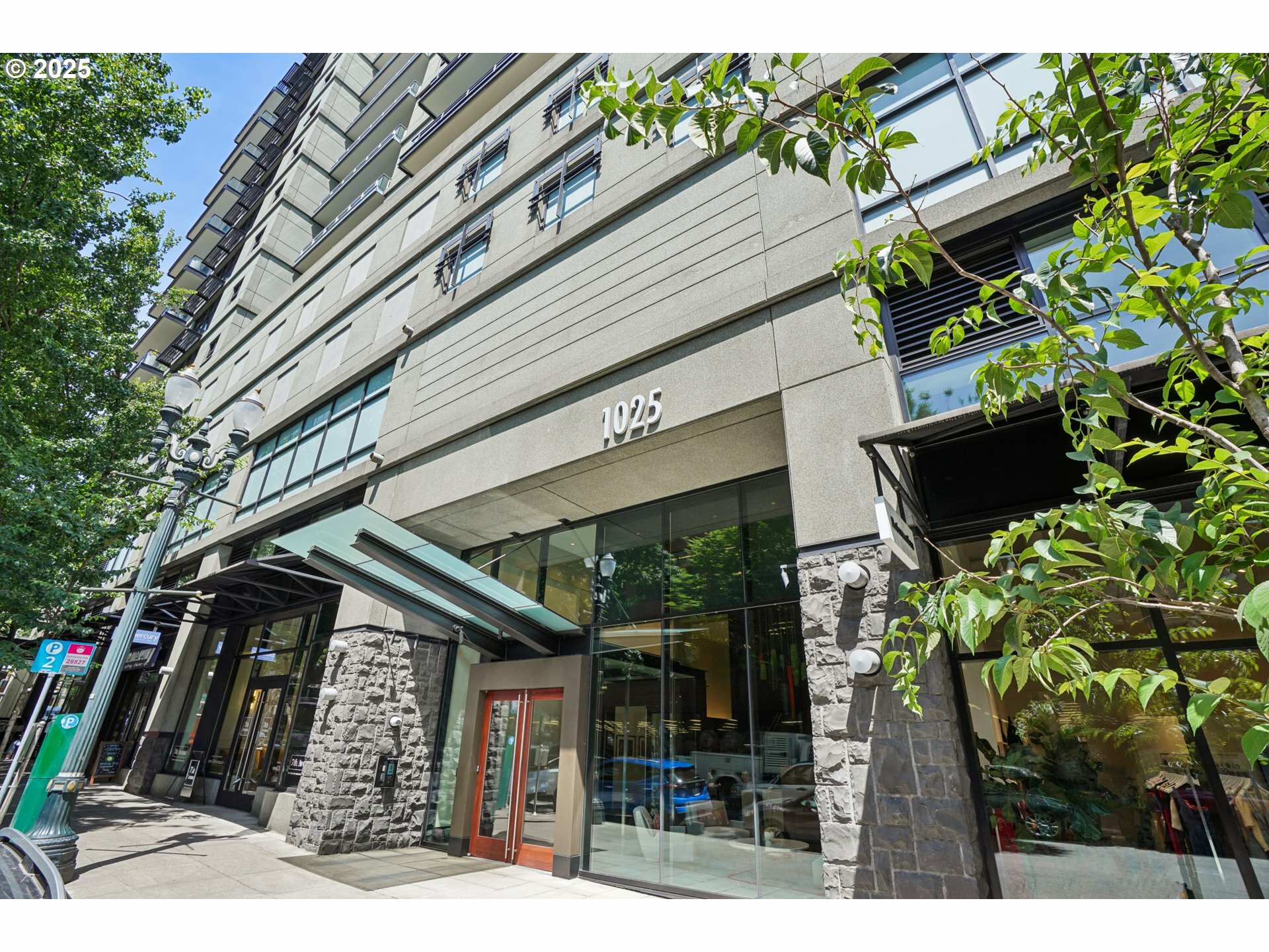 Property Photo:  1025 NW Couch St 716  OR 97209 