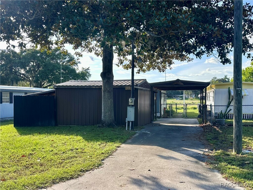 Property Photo: 3910 N Bluewater Drive FL 34442