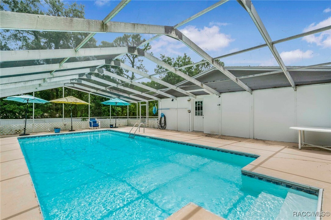 Property Photo: 53 S Columbus Street FL 34465