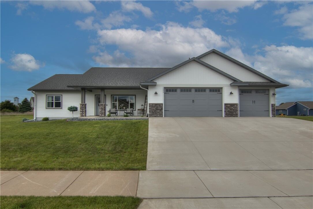 Property Photo: 1040 Wissota Green Parkway WI 54729