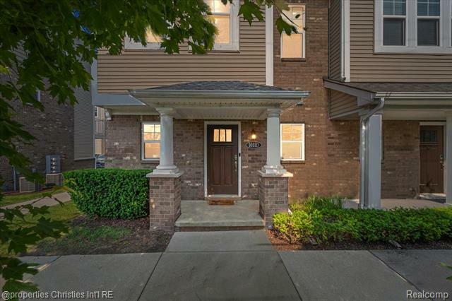 Property Photo:  1011 N Sherman Drive  MI 48067 