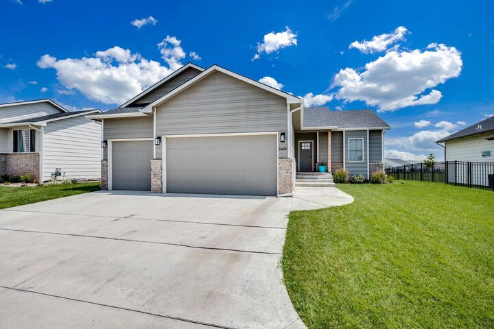 5428 N Saint Paul Ct  Wichita KS 67204 photo